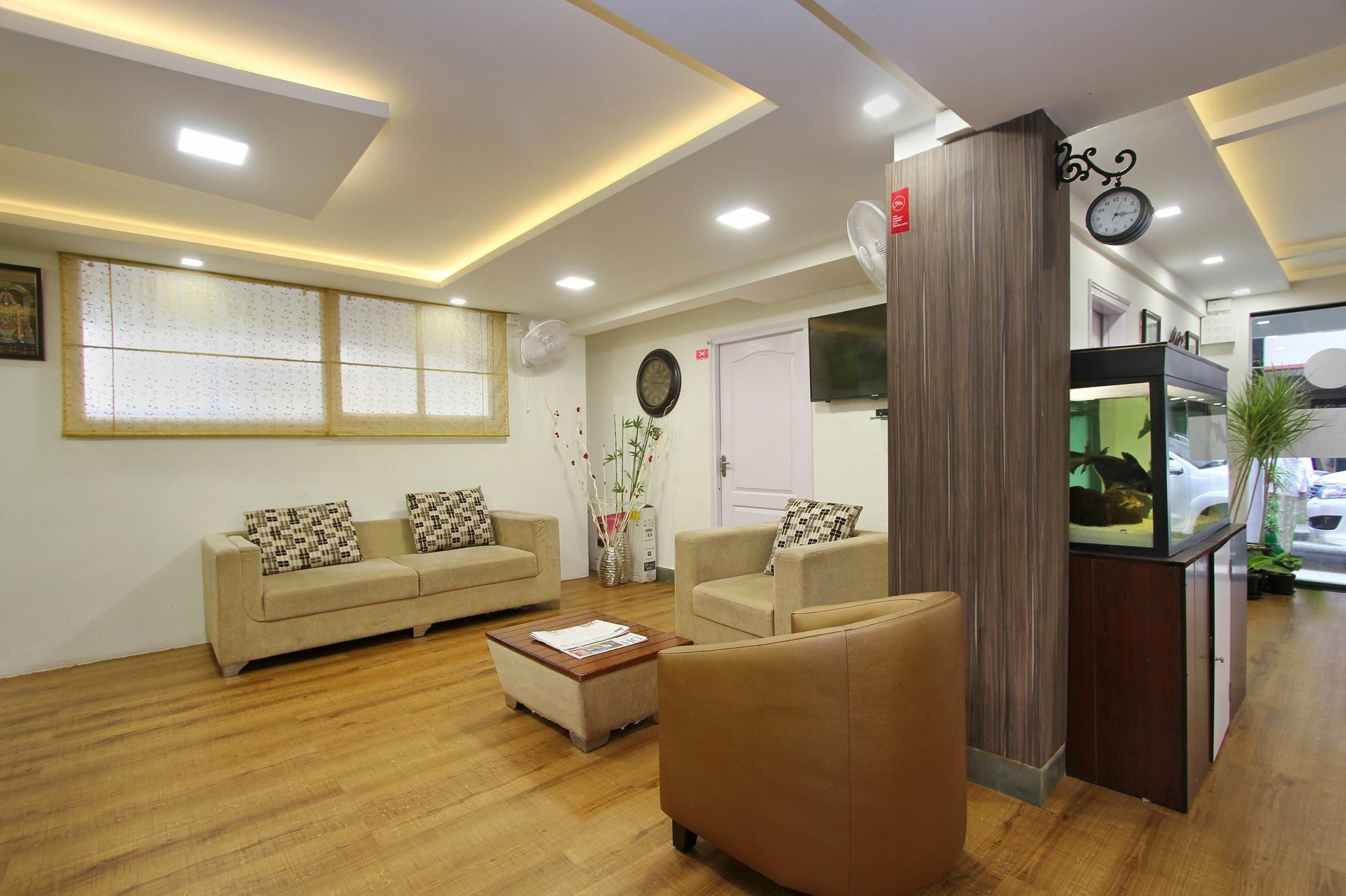 Capital O 5379 The Roy Grand Inns バンガロール エクステリア 写真