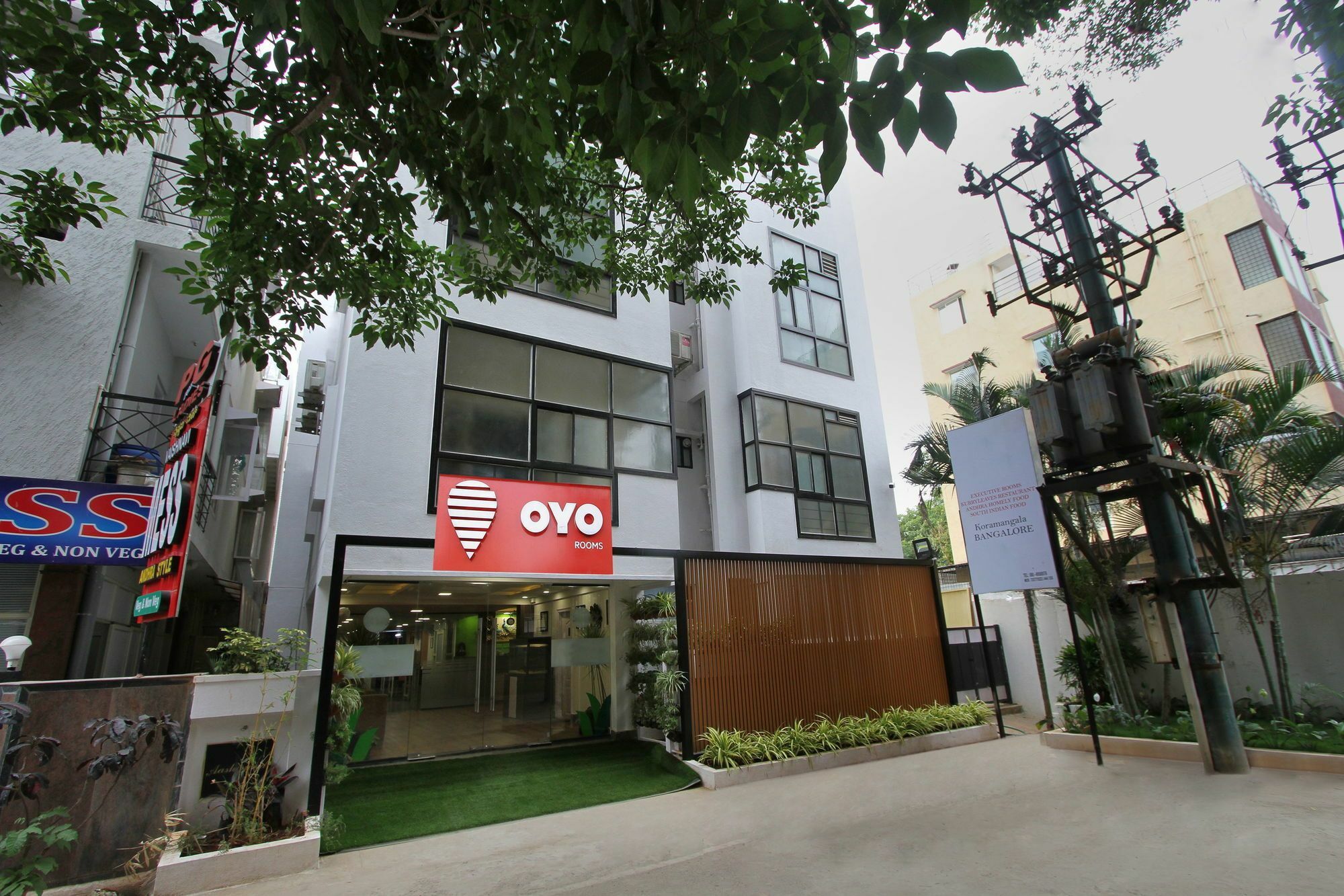 Capital O 5379 The Roy Grand Inns バンガロール エクステリア 写真
