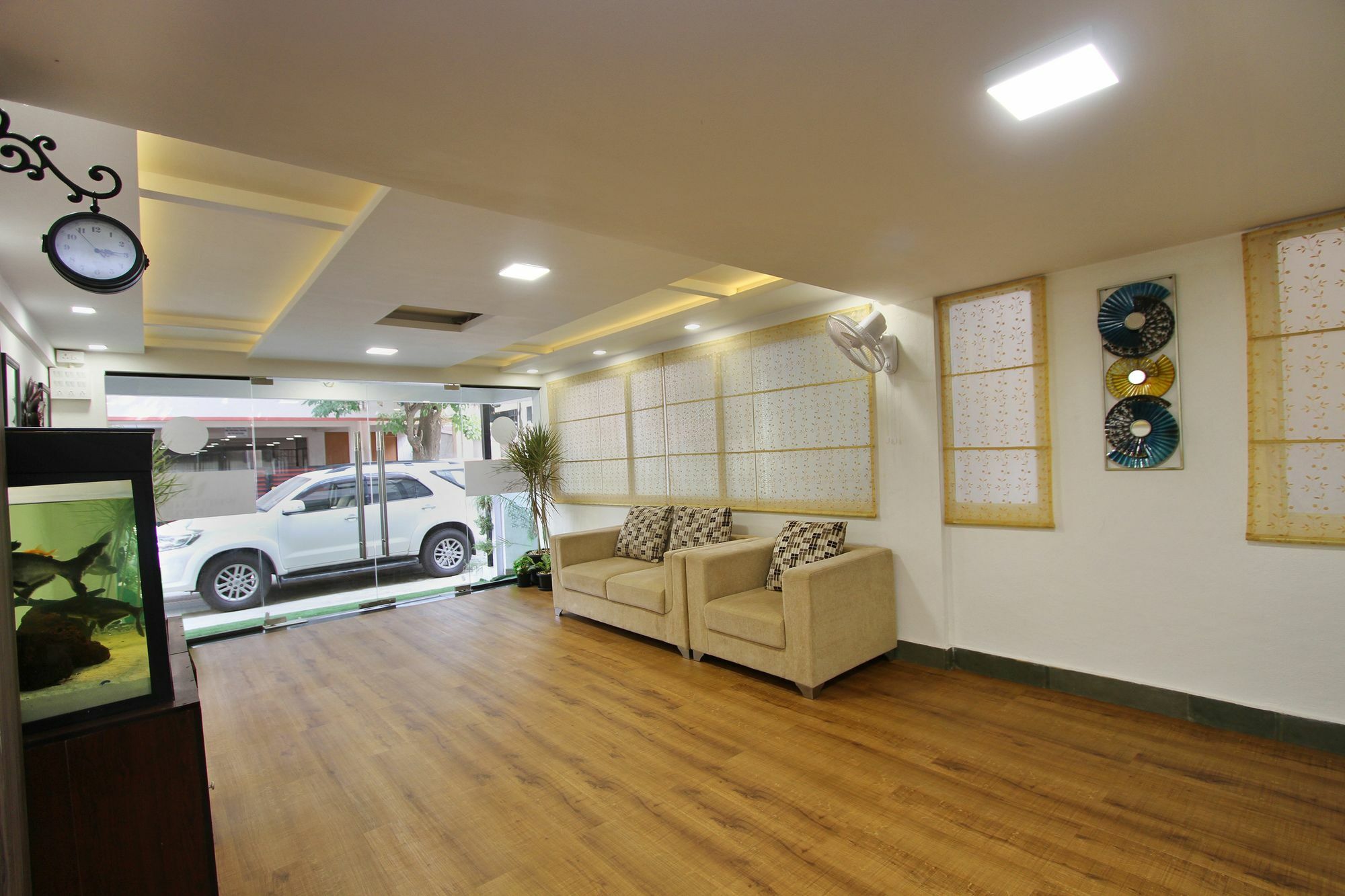 Capital O 5379 The Roy Grand Inns バンガロール エクステリア 写真